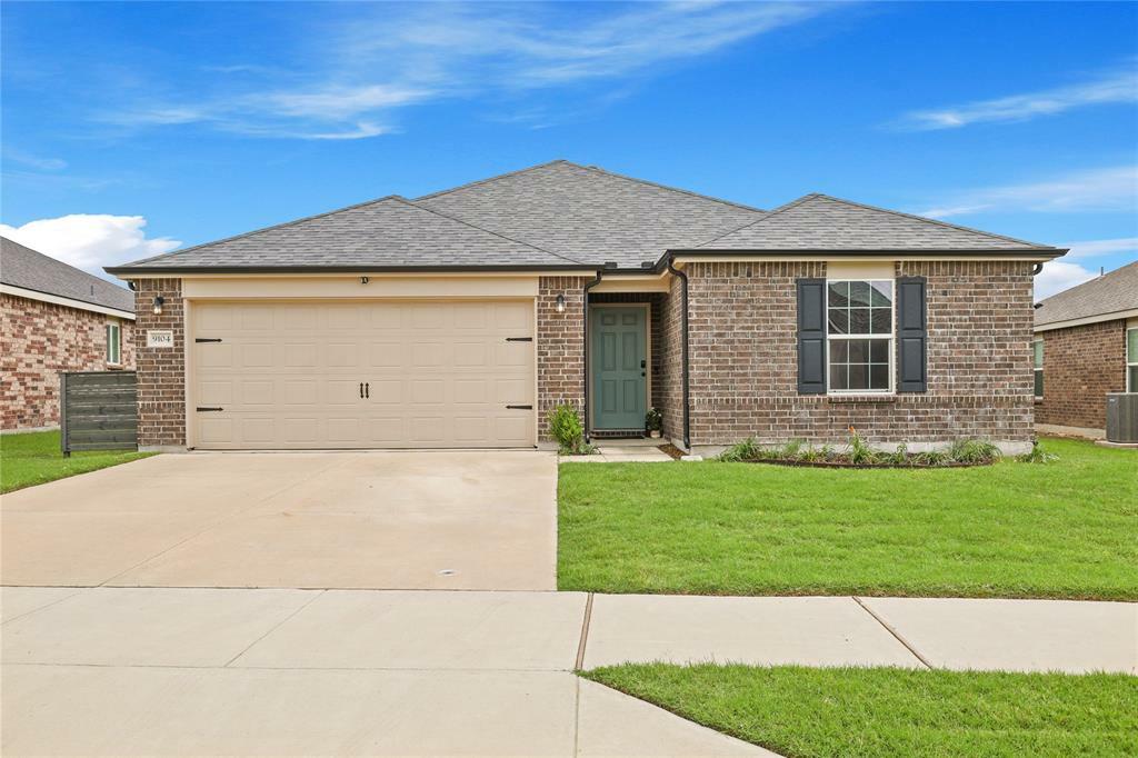 Property Photo: 9104 Lookout Point TX 76179