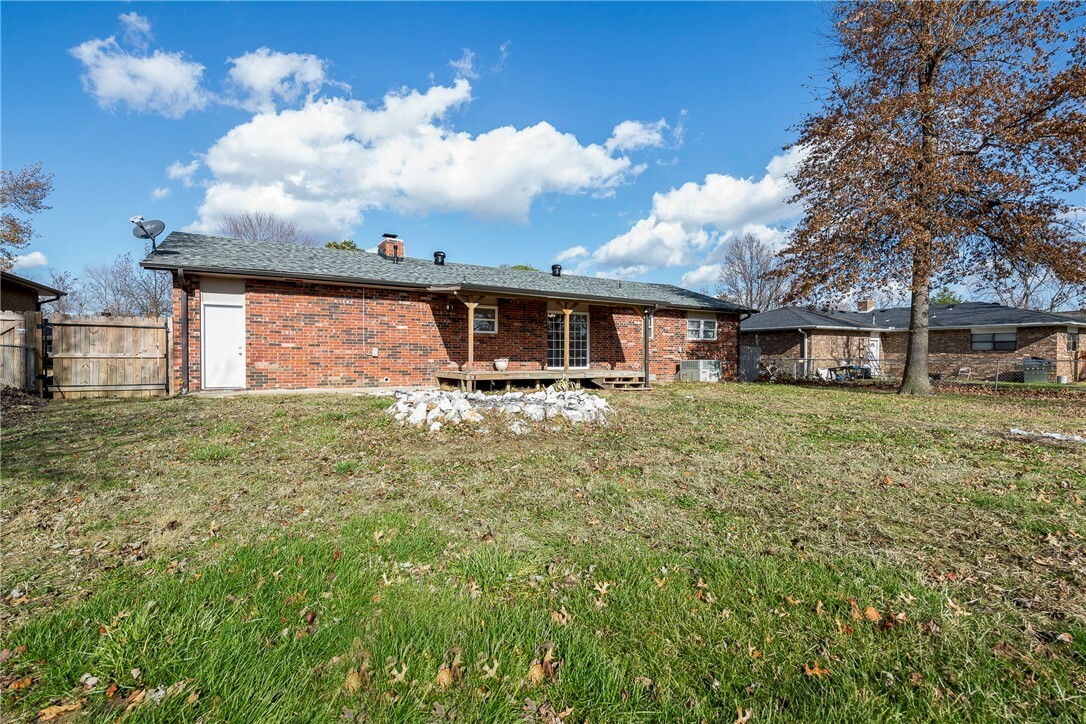 Property Photo:  1306 W Bonnie Lane  AR 72758 