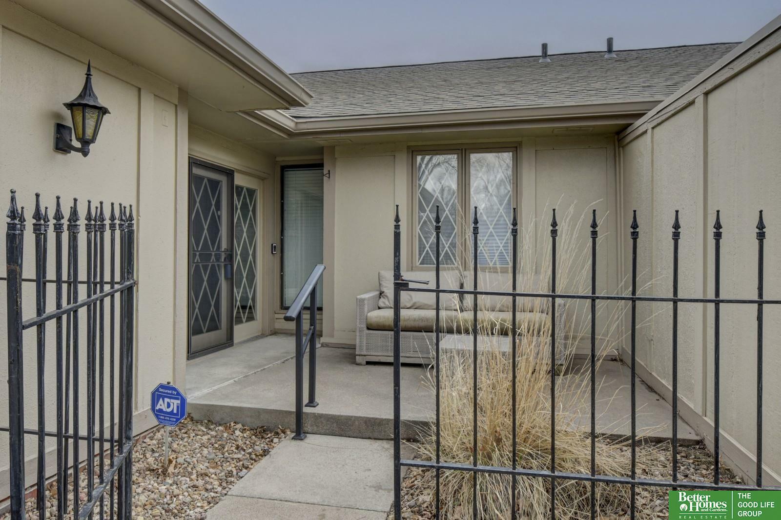 Property Photo: 12121 Y Plaza NE 68137