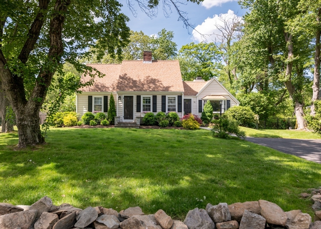 Property Photo:  91 Park Ave West  MA 02190 