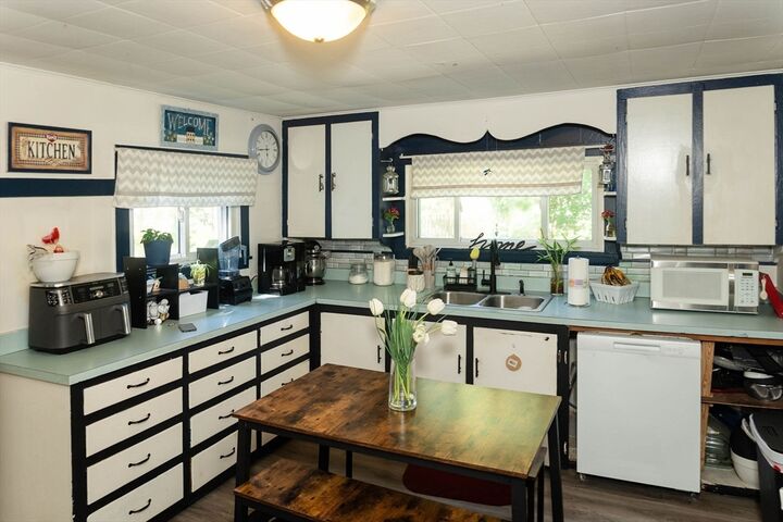 Property Photo:  28 Sylvan Ct  MA 02351 