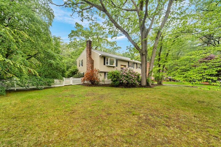 Property Photo:  64 Haverhill St  MA 01867 