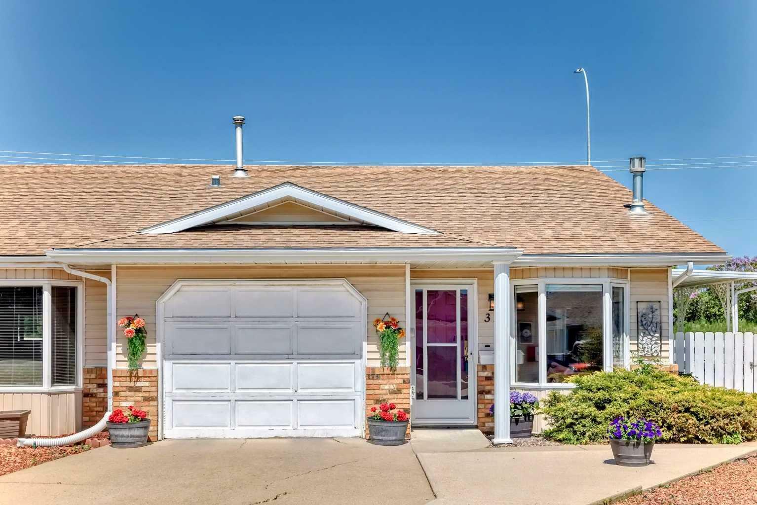 Property Photo: 32 Ramsey Close AB T4P 3K1