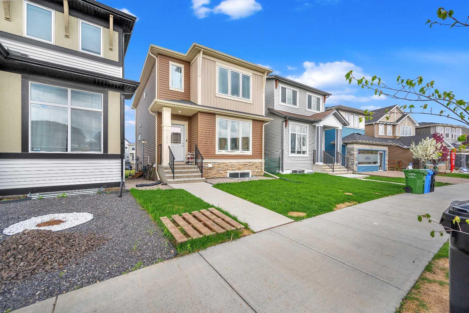 Property Photo: 165 Hotchkiss Way SE AB T3S 0G2