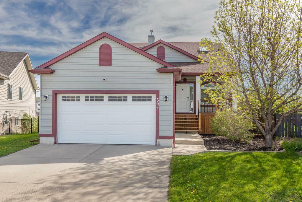 Property Photo:  306 Edward Close  AB T0L 2A0 
