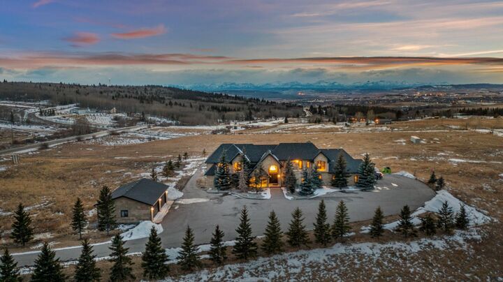 Property Photo: 40090 Retreat Road AB T4C 1A2