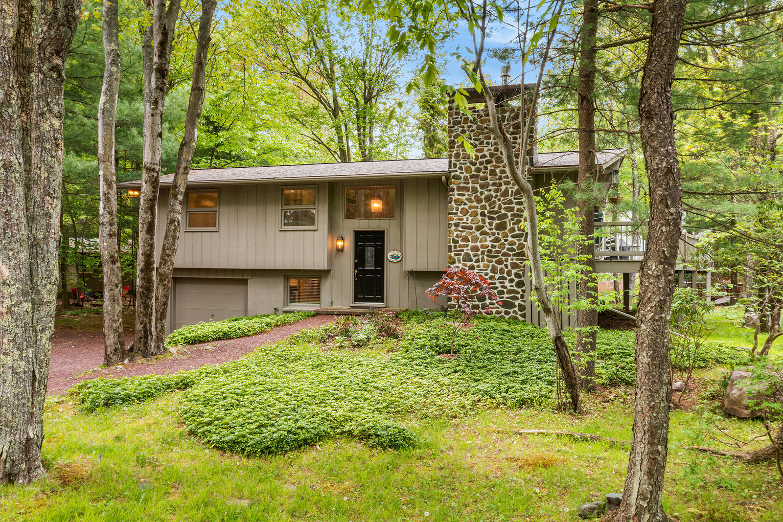 Property Photo: 104 Jimmy Pond Court PA 18350