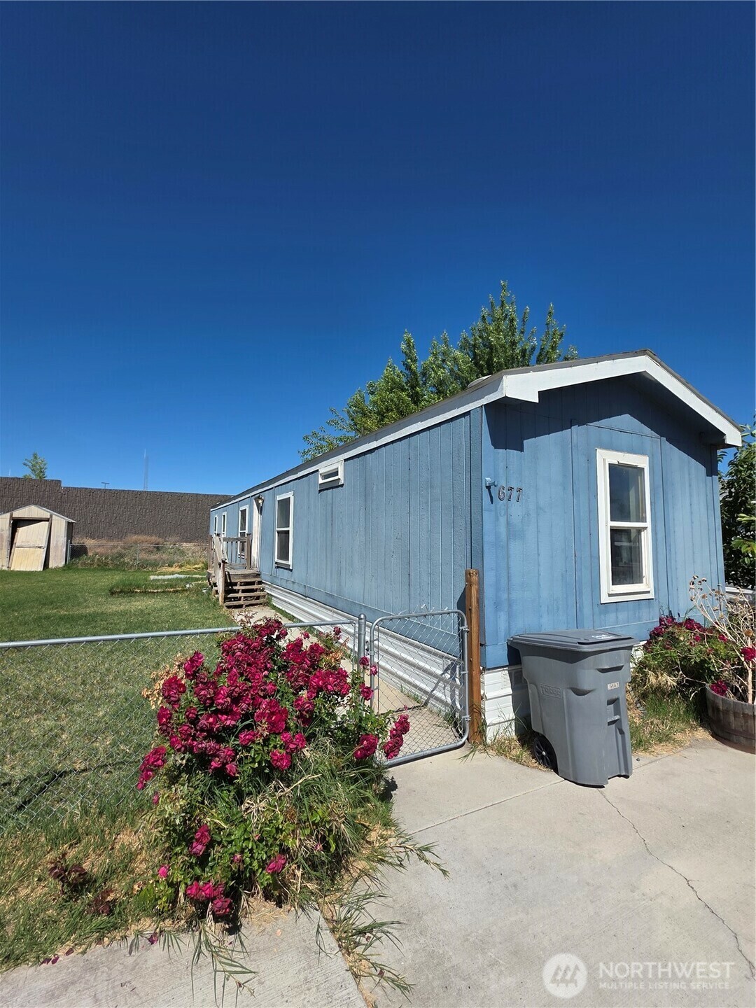 Property Photo: 677 Lonetree Lane WA 99352