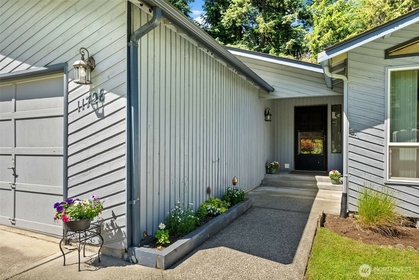 Property Photo: 11726 130th Avenue Ct E WA 98374