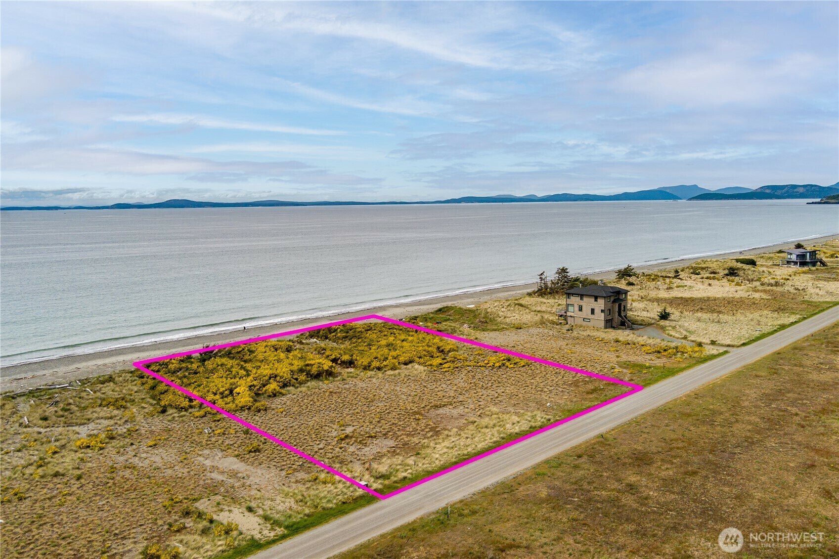 4693  Surfcrest Drive  Oak Harbor WA 98277 photo