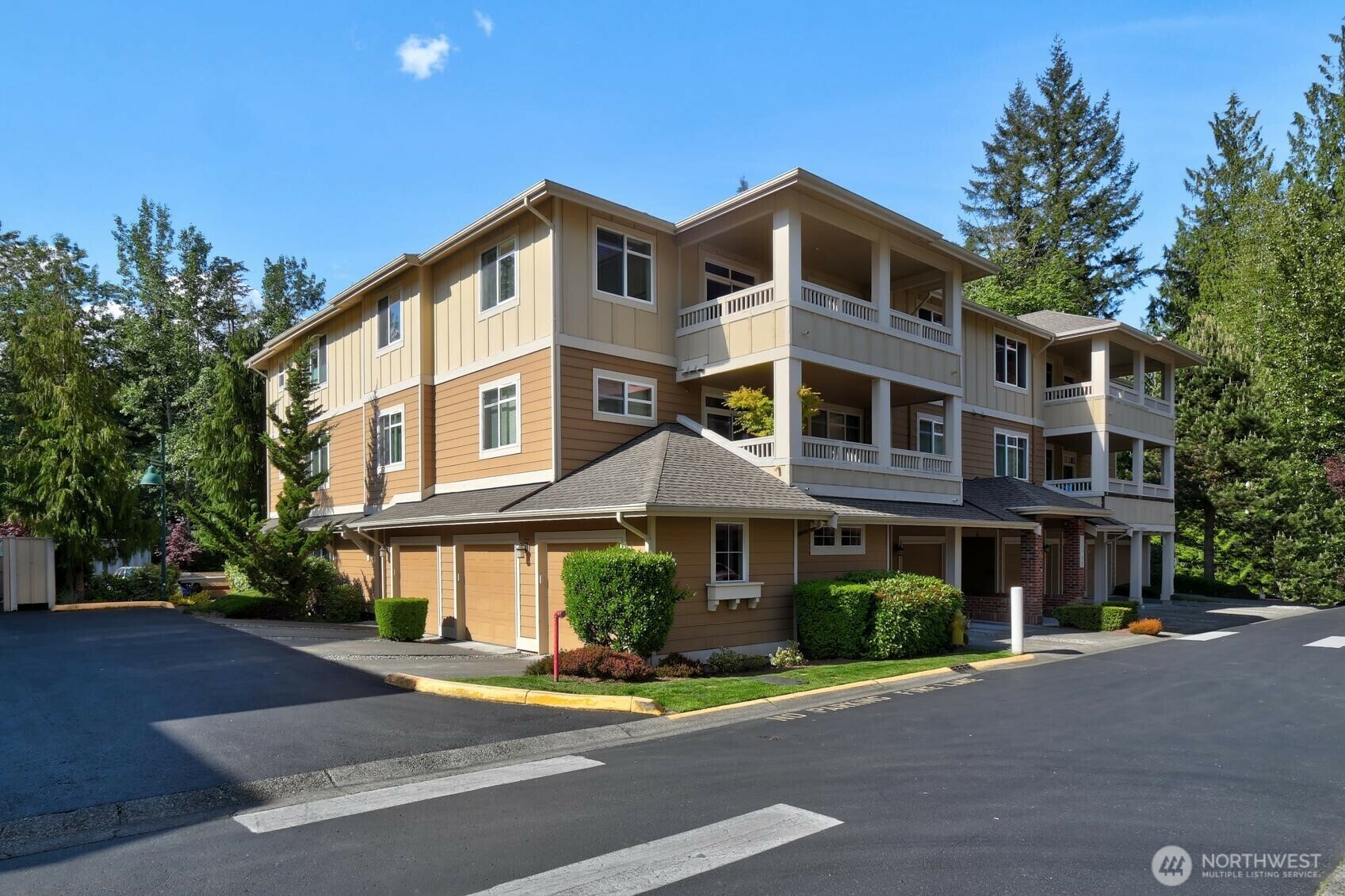 Property Photo: 23948 NE 115th Lane 304 WA 98053