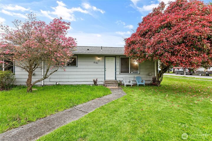Property Photo:  2119  Donovan Avenue  WA 98225 