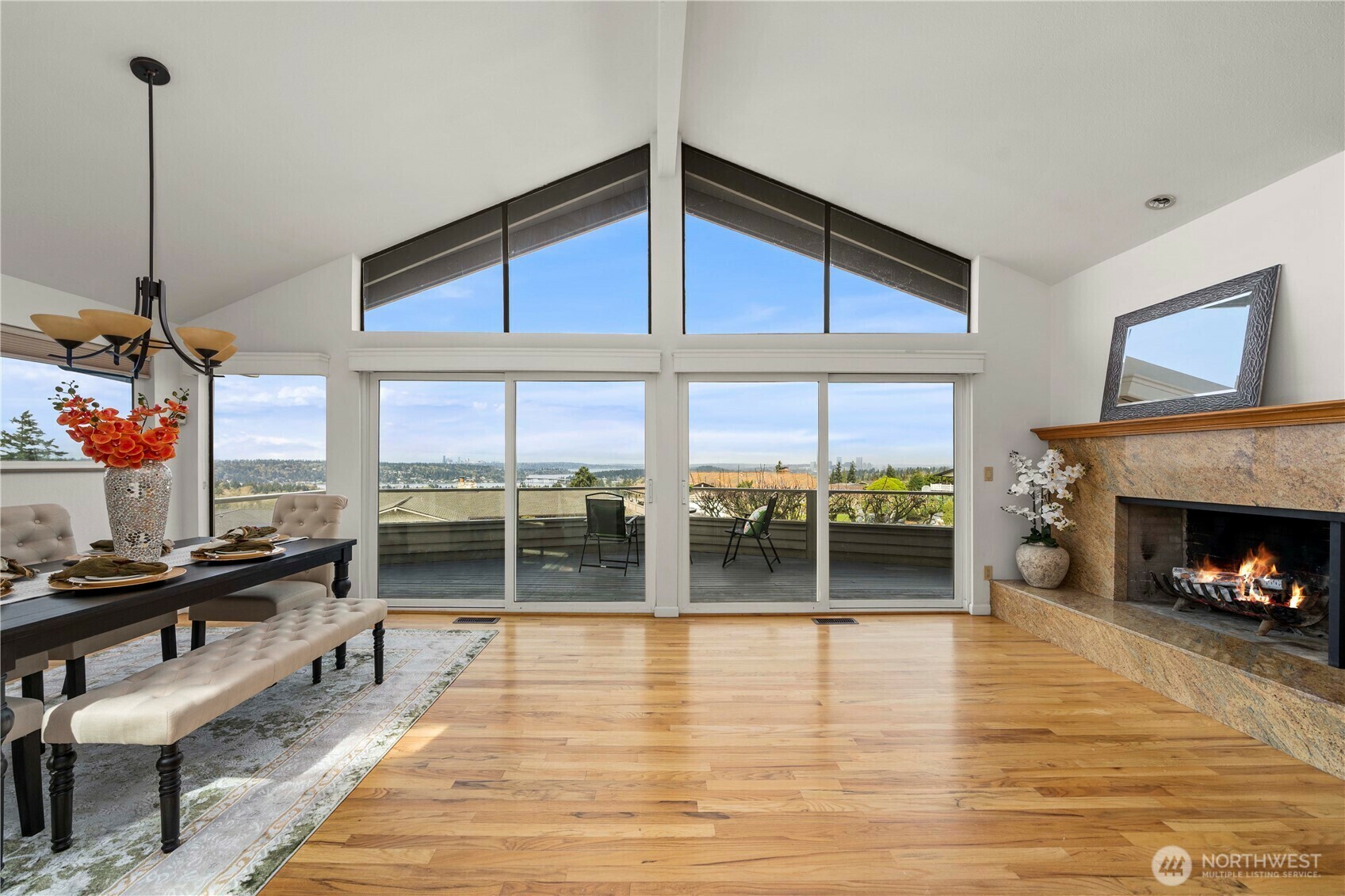 Property Photo: 4538 Somerset Drive SE WA 98006