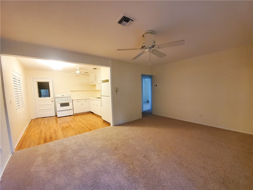 Property Photo: 3602 21st Street FL 32960