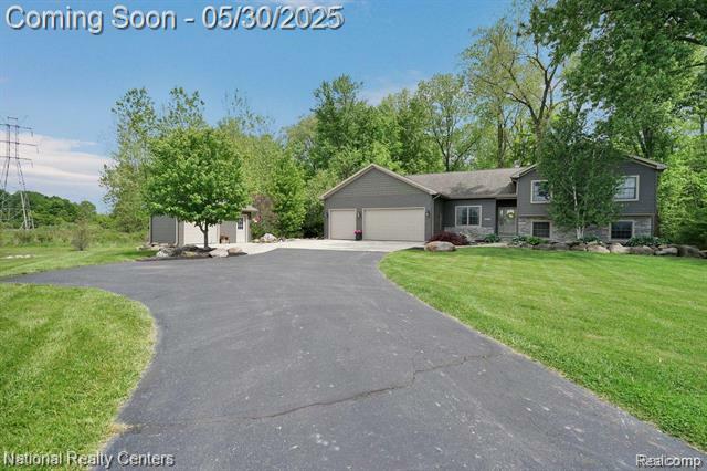 Property Photo:  5257 Brookshire Drive  MI 48003 