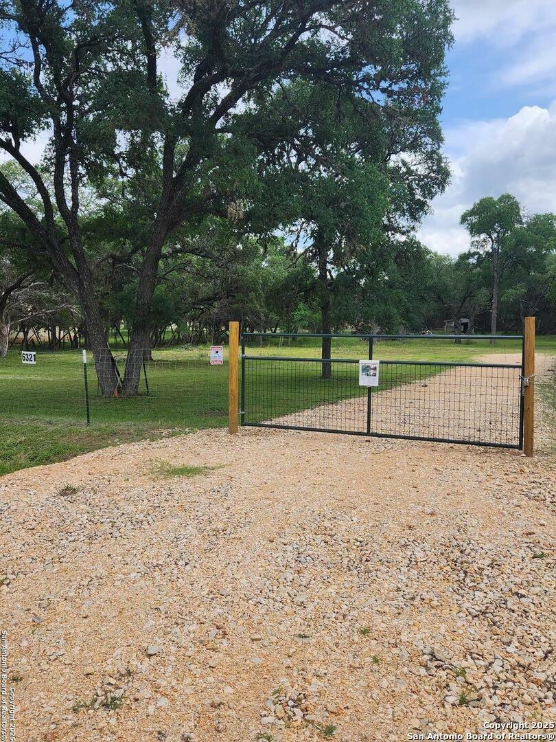 Property Photo: 6321 Circle Oak Dr TX 78163
