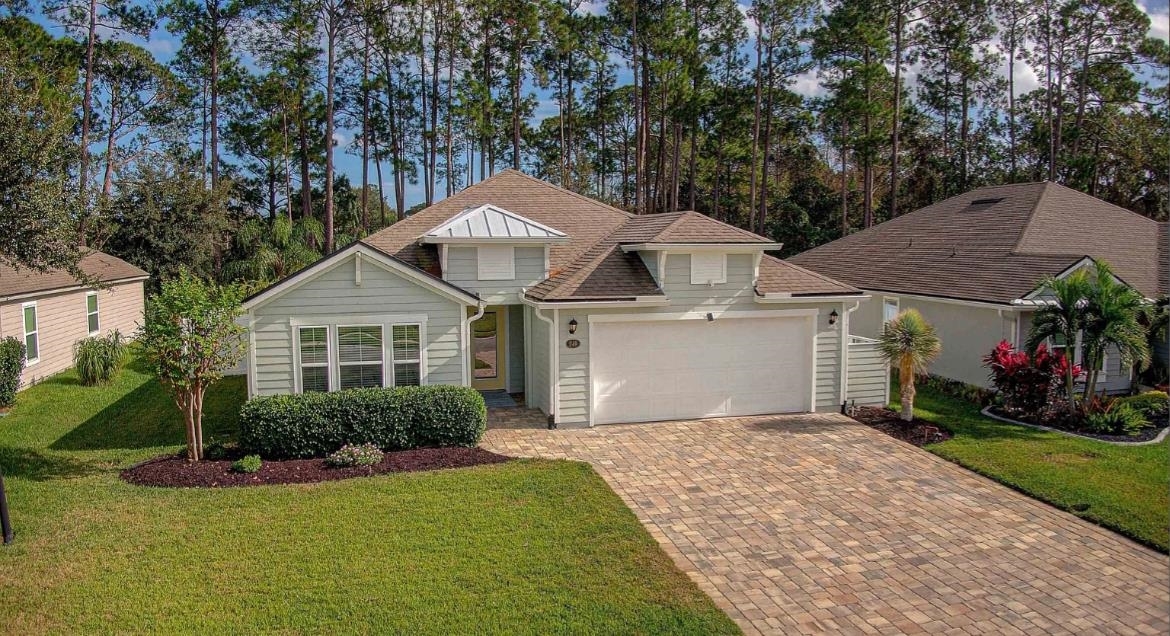 Property Photo: 249 Lost Lake Dr FL 32086