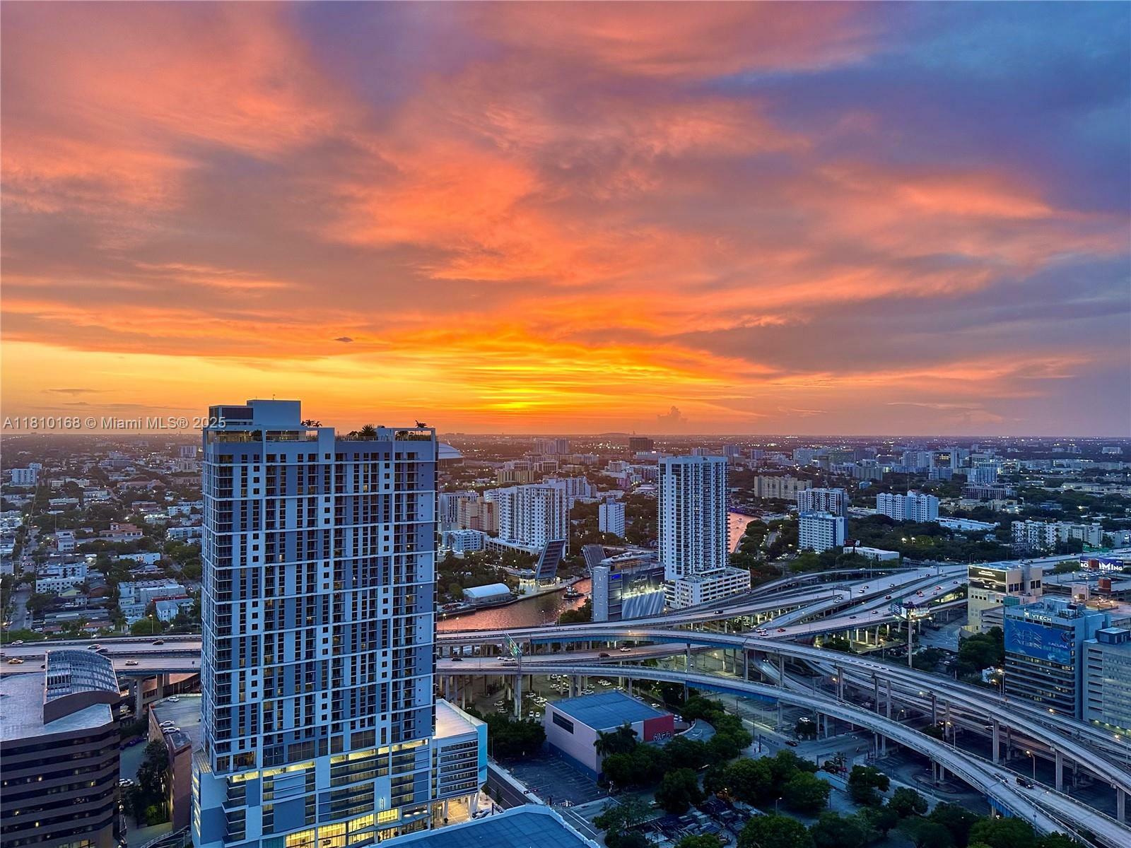 Property Photo: 90 SW 3rd St 4007 FL 33130
