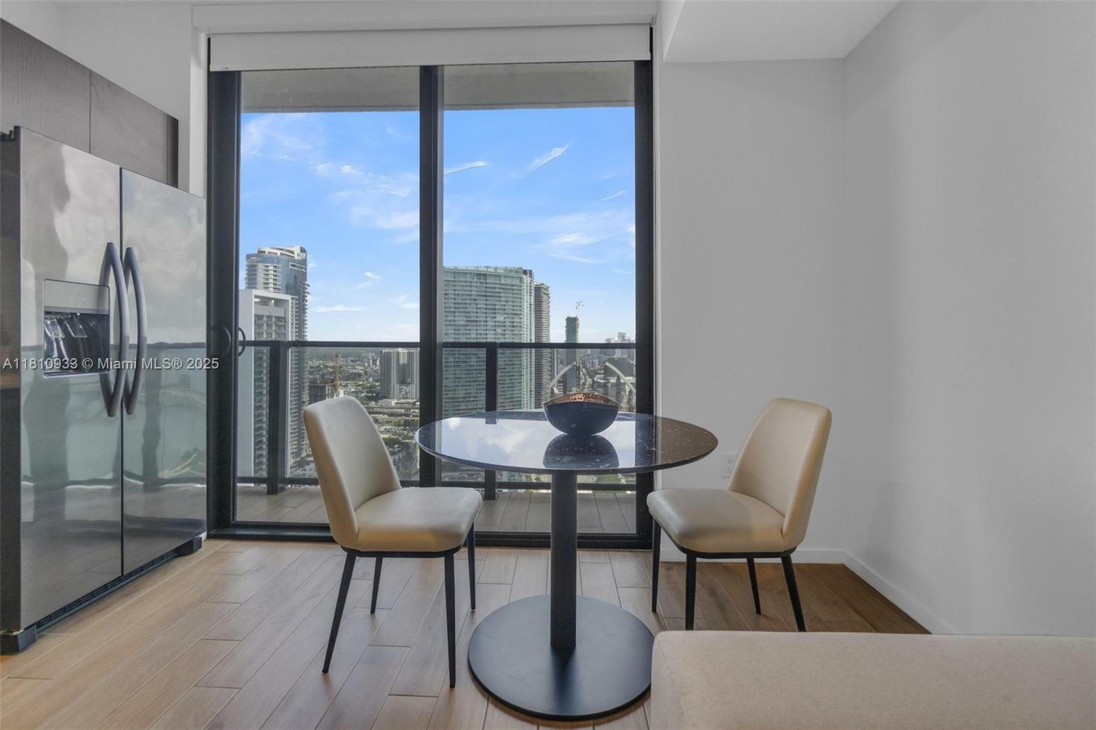 Property Photo: 398 NE 5th St 3803 FL 33132