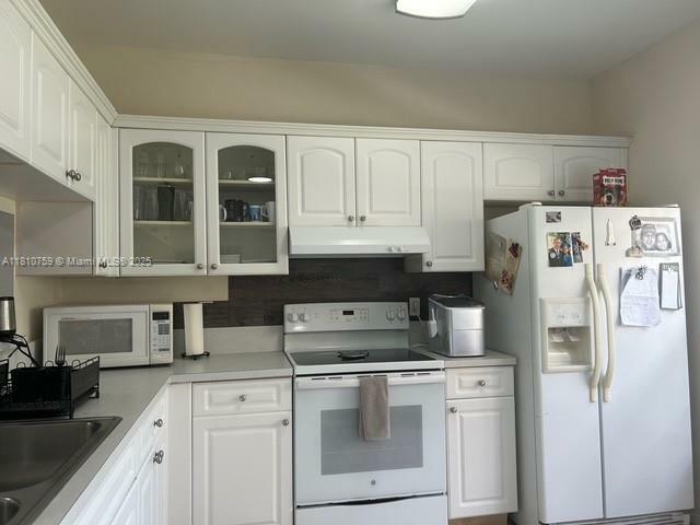 Property Photo: 16141 Emerald Cove Rd FL 33331
