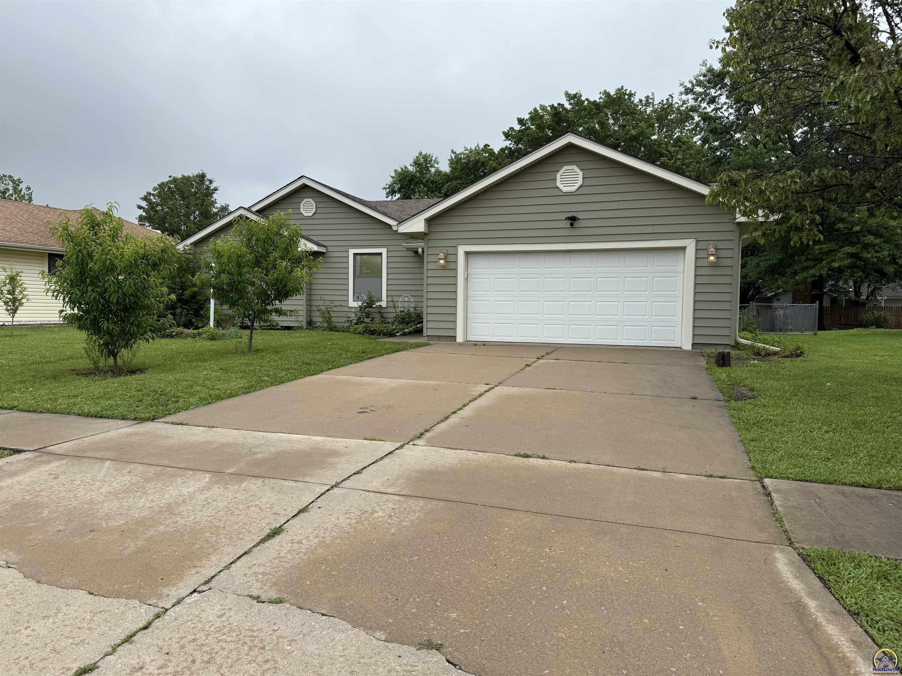 Property Photo: 2920 SE Peck Rd KS 66605