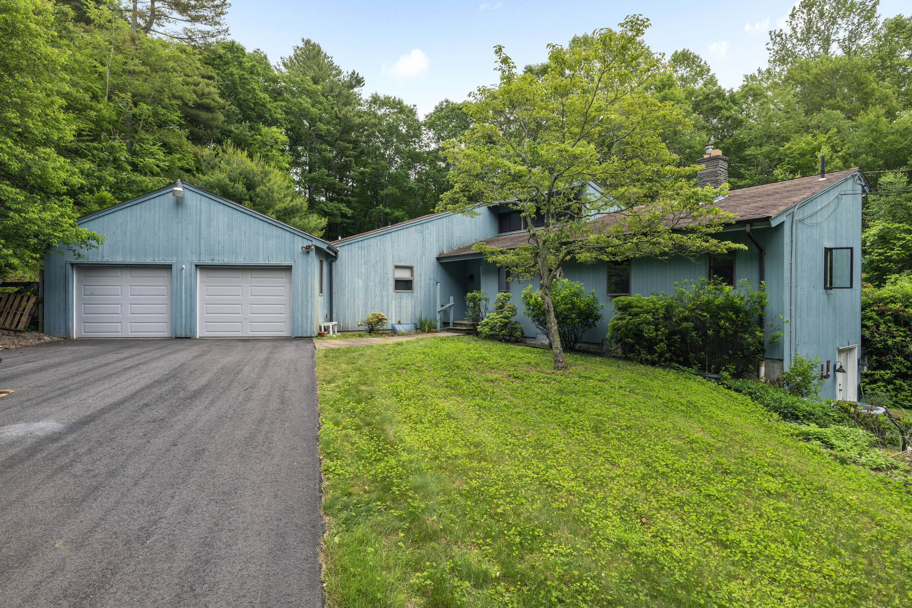 Property Photo:  205 Butlertown Road  CT 06385 