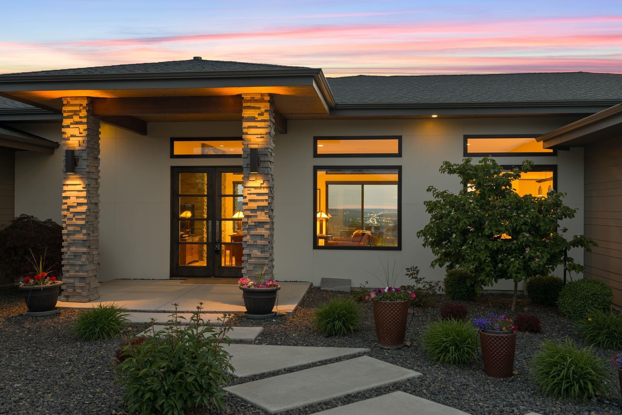 Property Photo: 160 N Legend Tree Dr WA 99019
