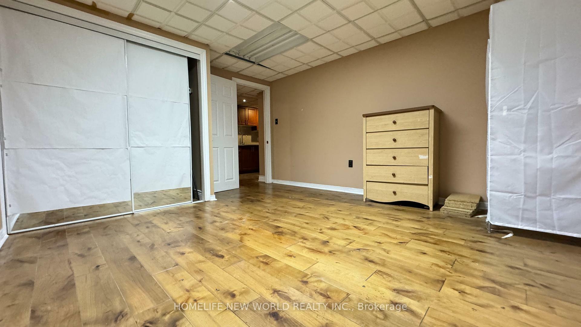 Property Photo: 186 Henderson Avenue ON L3T 2L5