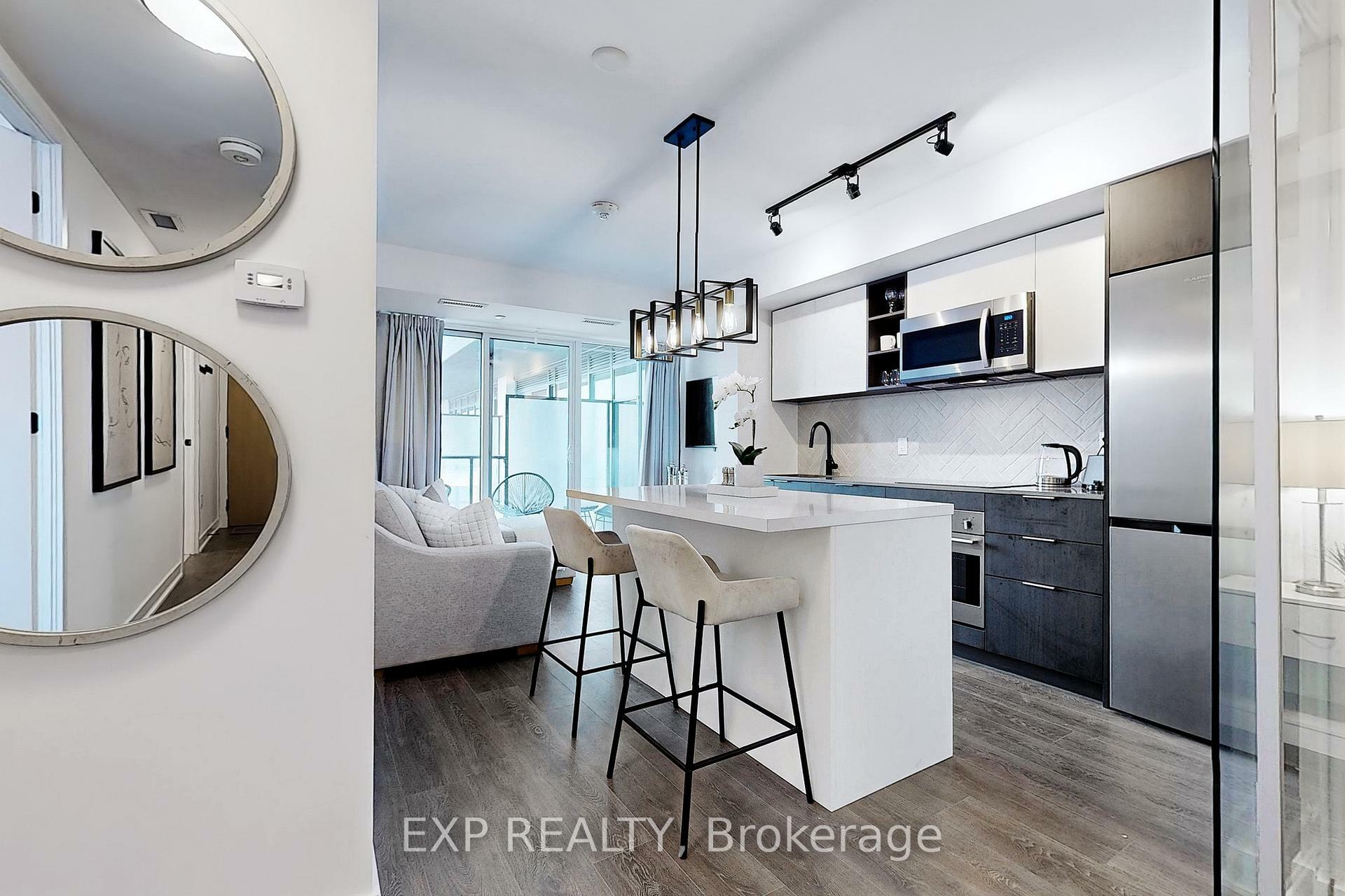 Property Photo: 36 Zorra Street 330 ON M8Z 0G5