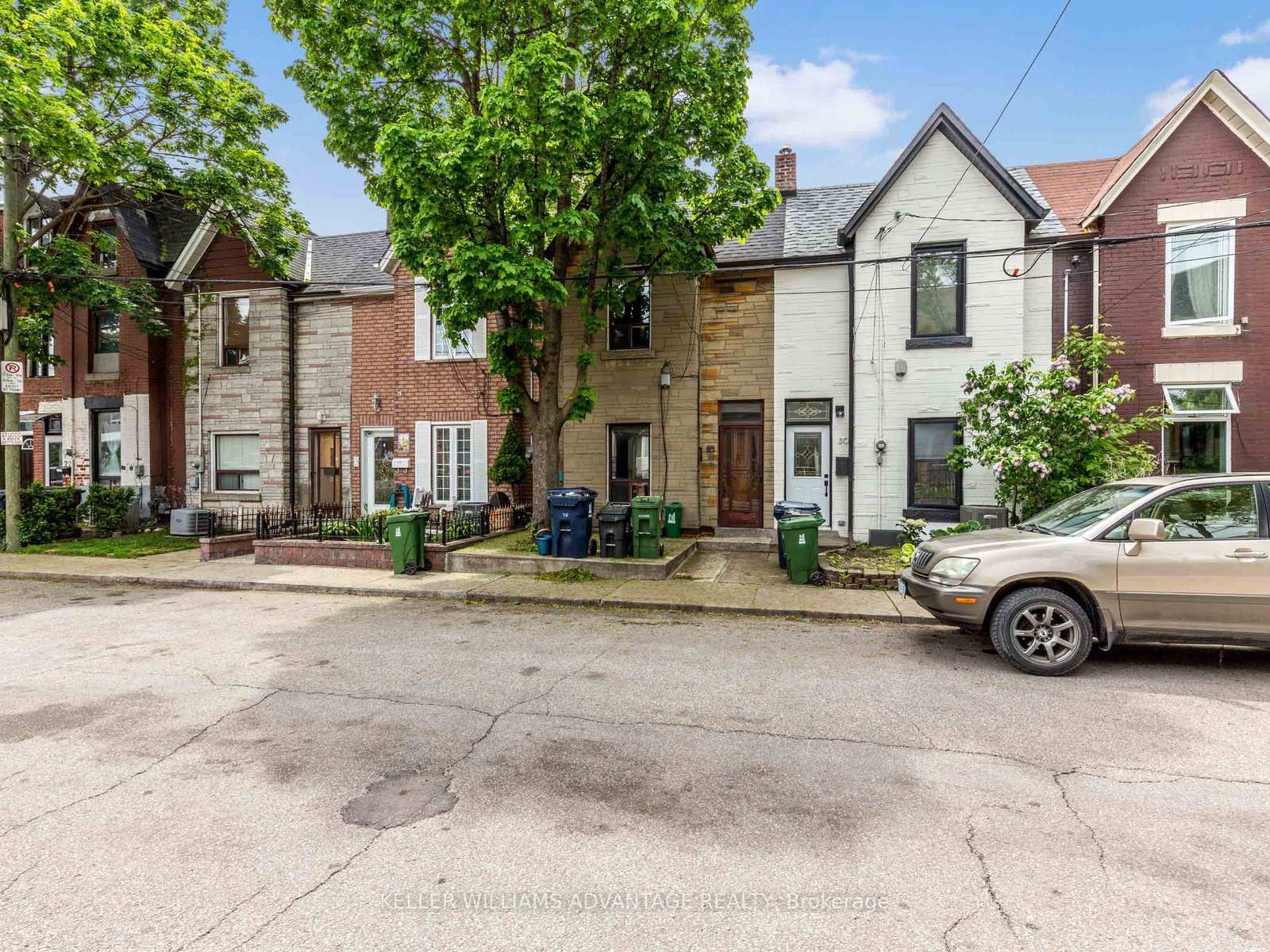 Property Photo: 28 Miller Street ON M6N 2Z7