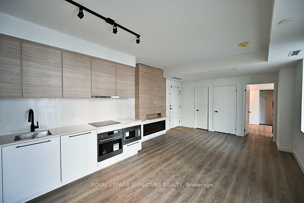 Property Photo:  1050 Eastern Avenue 401  ON M4L 0B7 