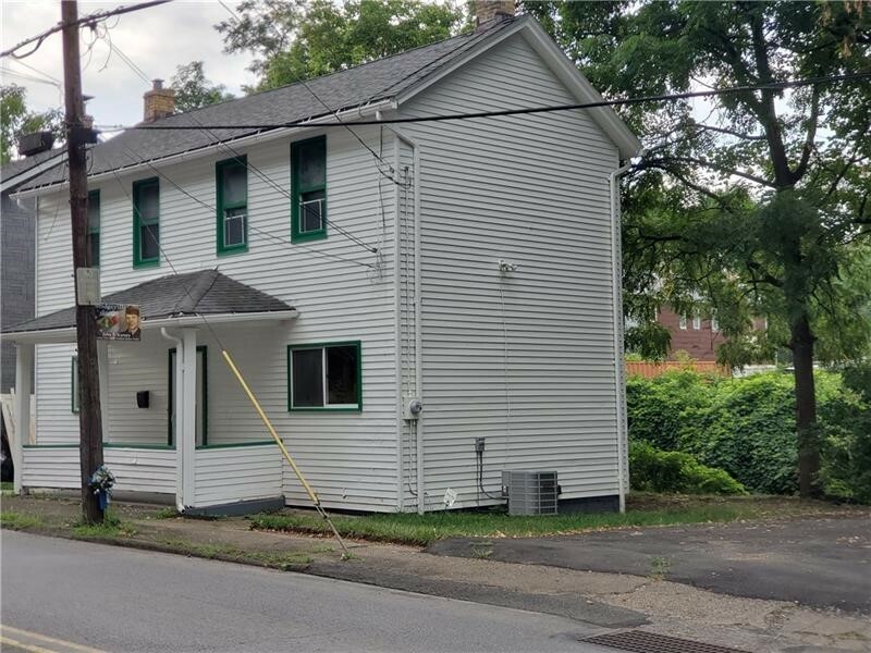 Property Photo: 652 Bower Hill Rd PA 15017