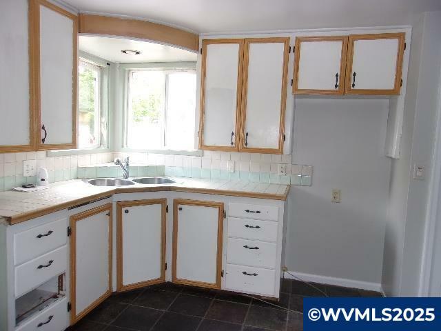 Property Photo:  135 23rd St NE  OR 97301 