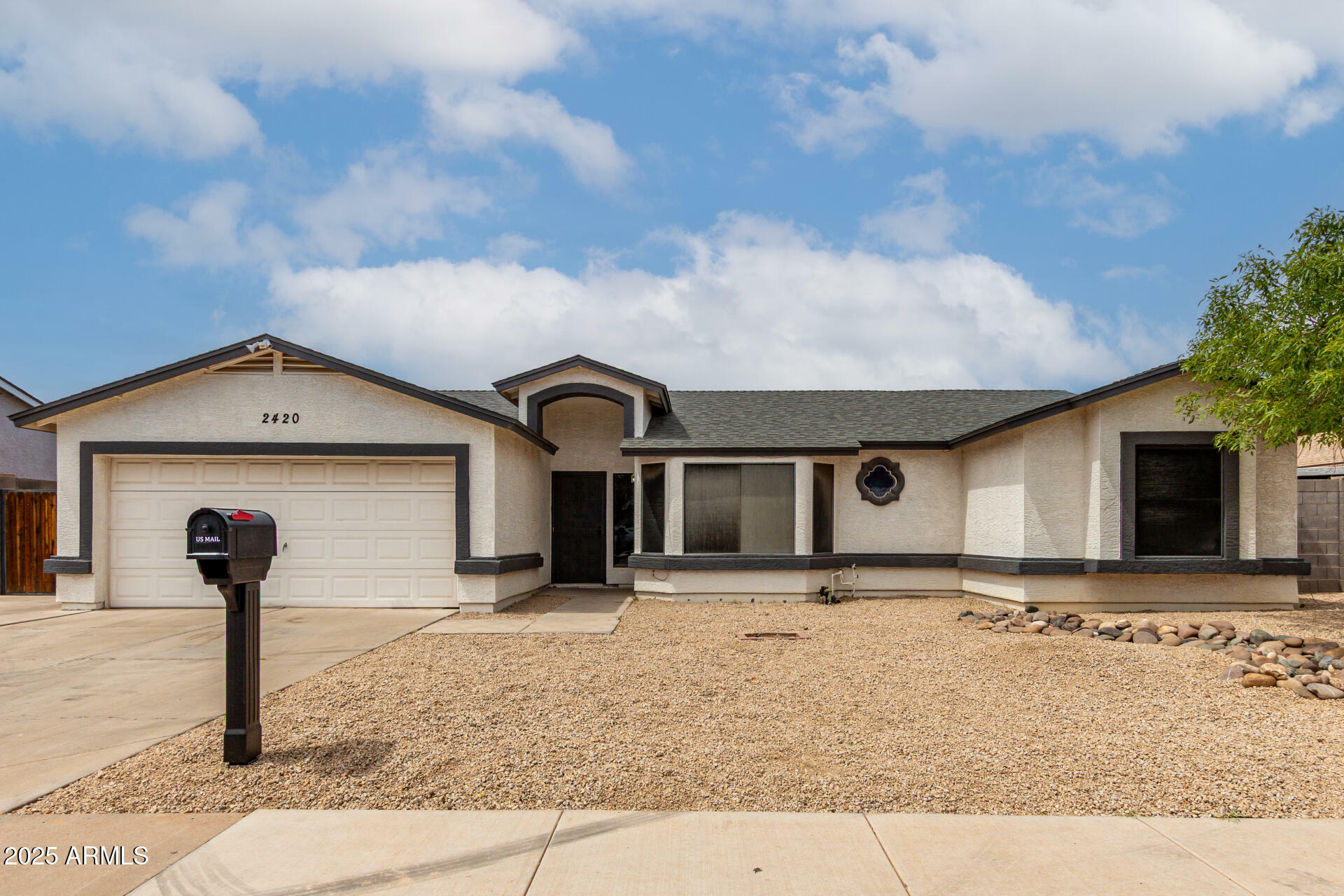 Property Photo: 2420 E Garnet Avenue AZ 85204