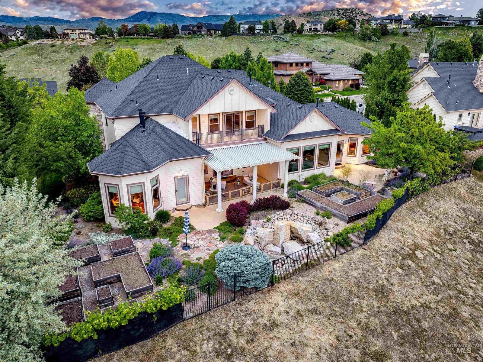 Property Photo:  4553 N Arrow Crest Way  ID 83703 