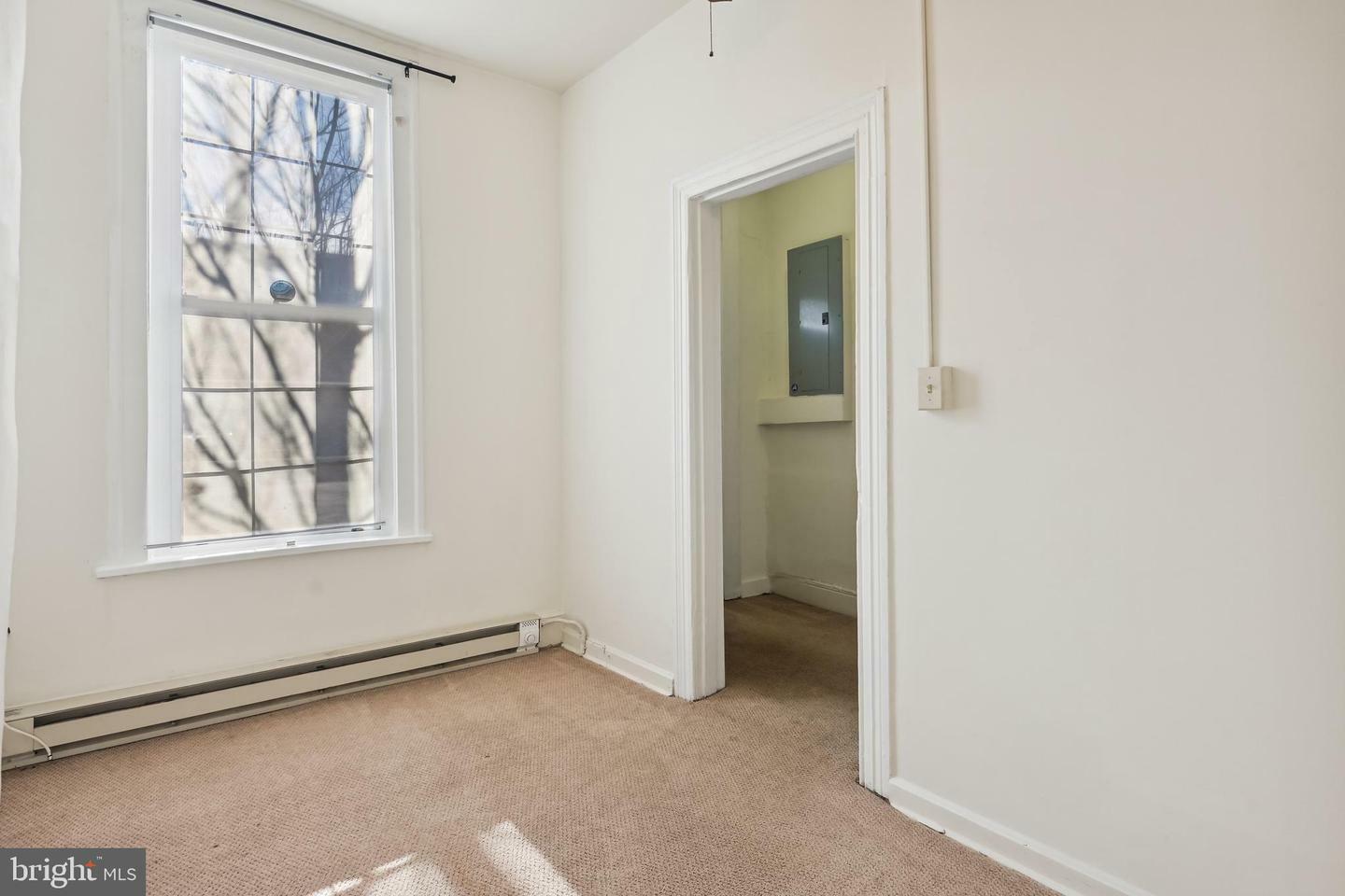 Property Photo: 1441 Duke Street VA 22314