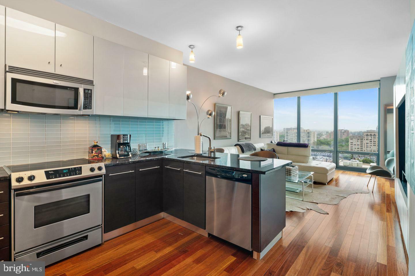 Property Photo: 2101 Market Street 3408 PA 19103