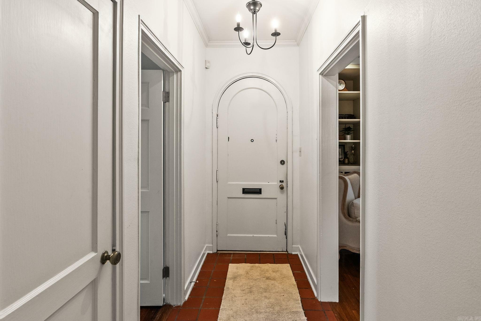 Property Photo: 489 Ridgeway Drive AR 72205