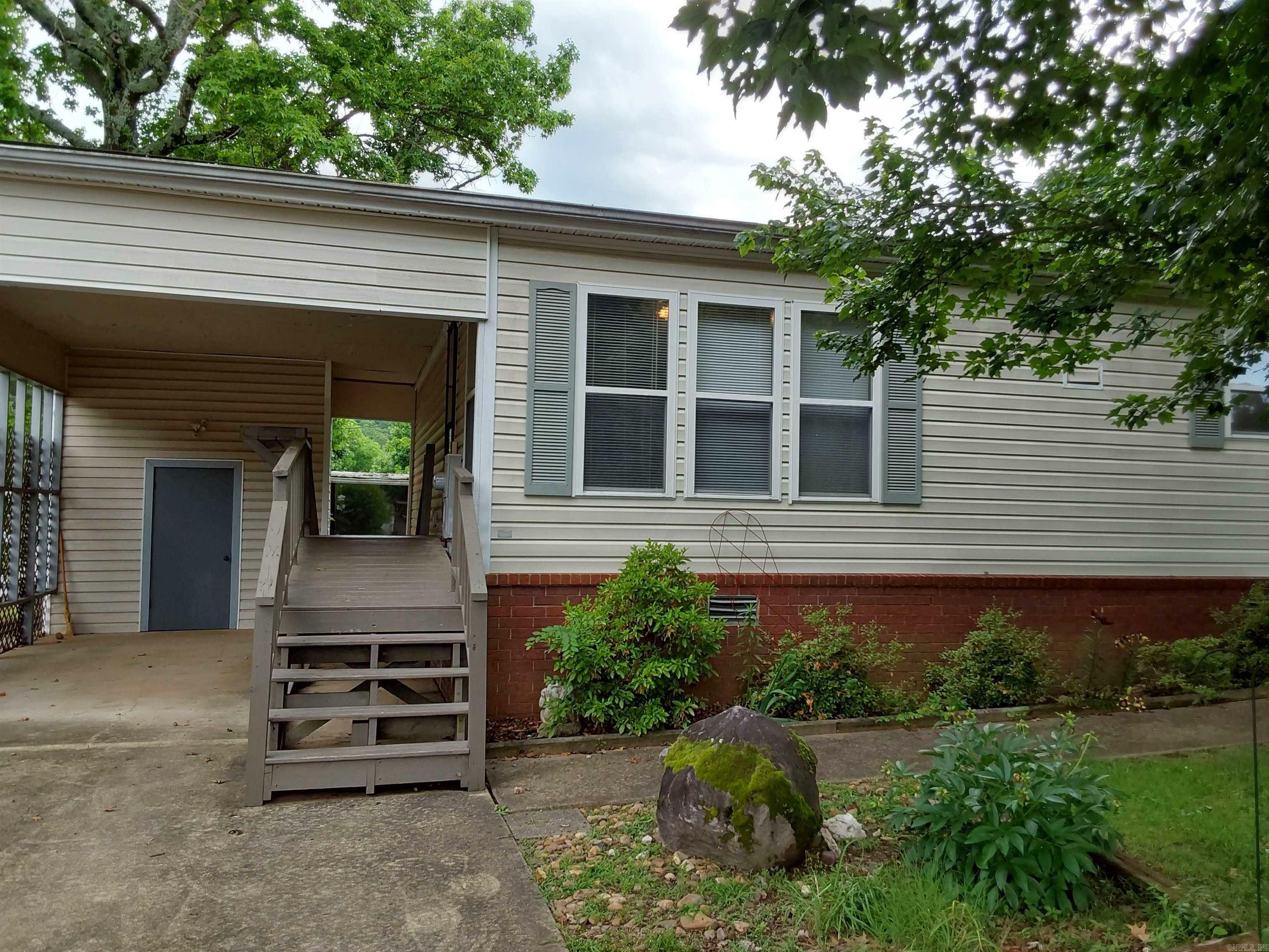 Property Photo: 104 Valiant Street AR 71913