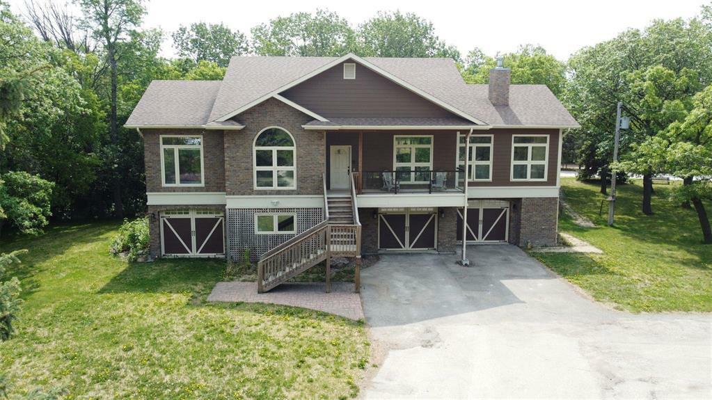Property Photo: 130 Greenview Road MB R2N 4C6