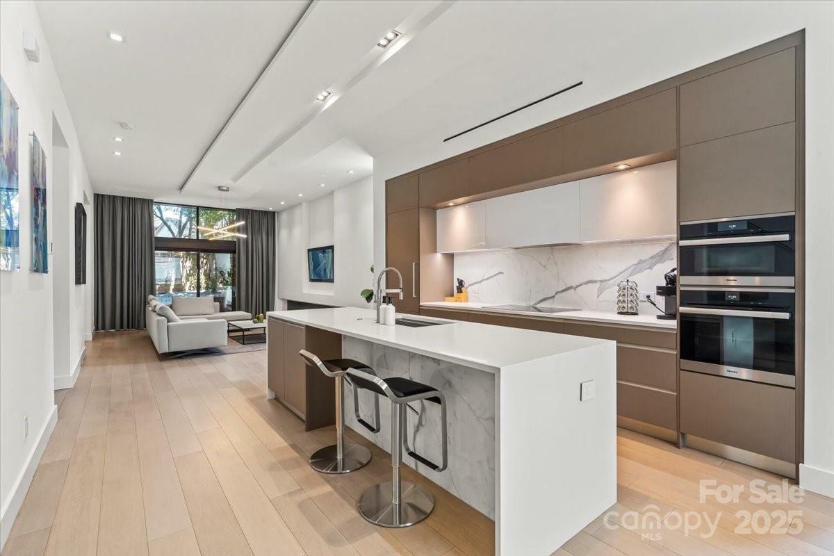 Property Photo:  1620 S Tryon Street  NC 28203 