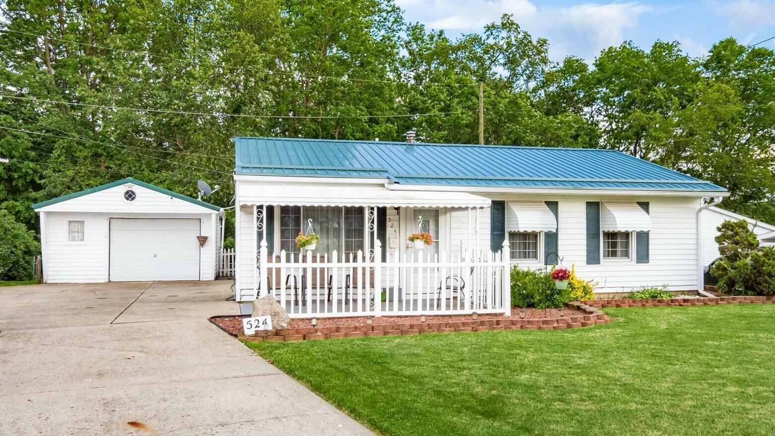 Property Photo: 524 Ridgefield Road OH 43055