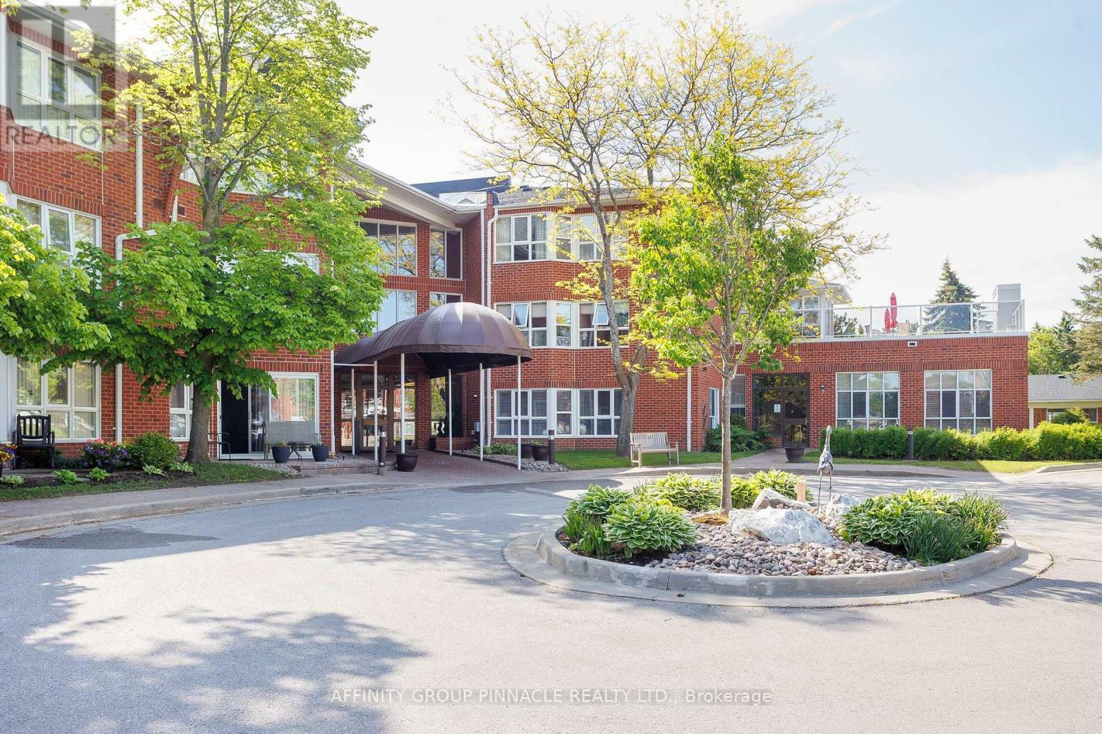 Property Photo: 4 Heritage Way 203 ON K9V 5Z2