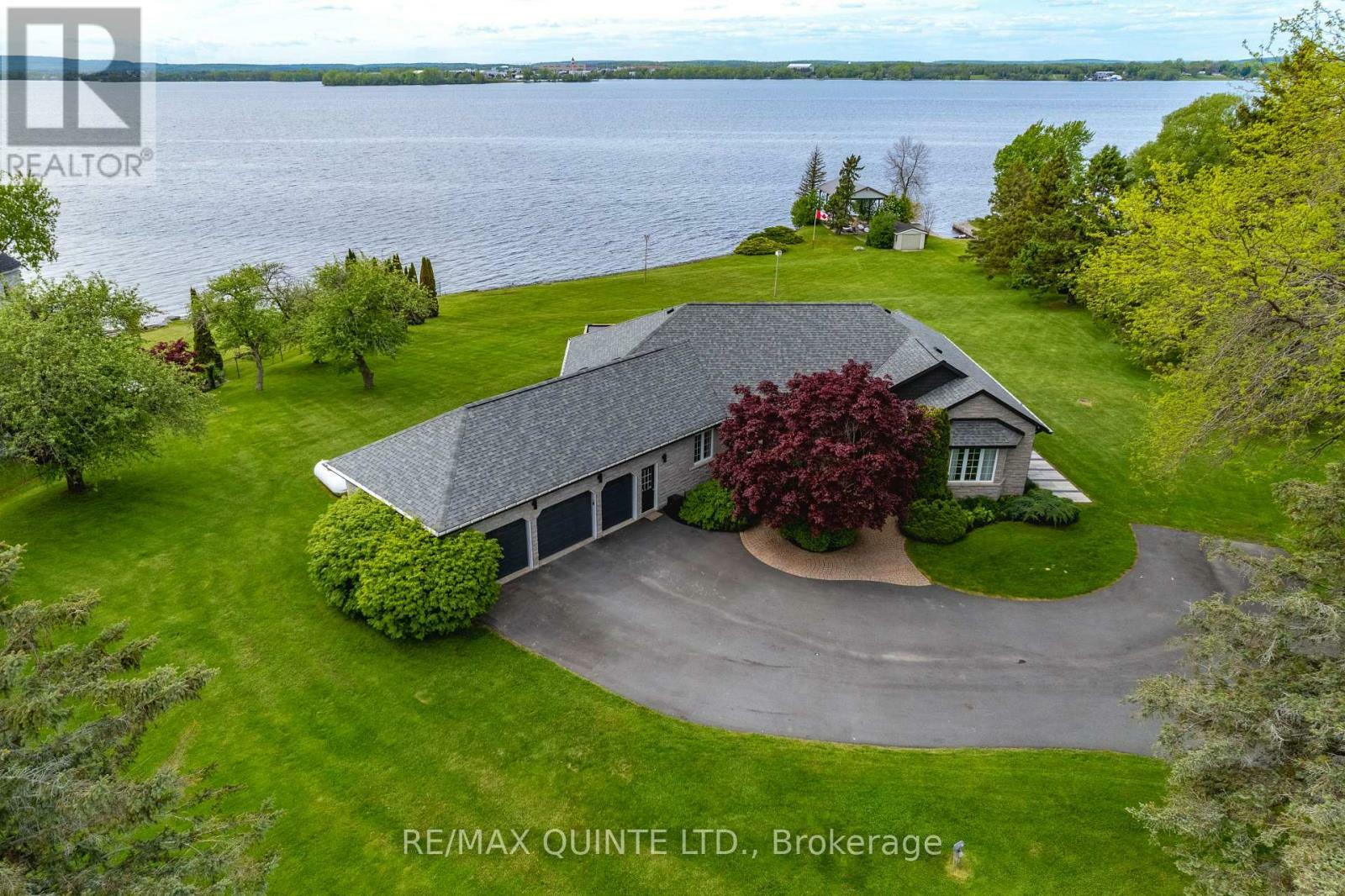 2400 County Rd 3  Prince Edward County (Ameliasburg Ward) ON K0K 1L0 photo