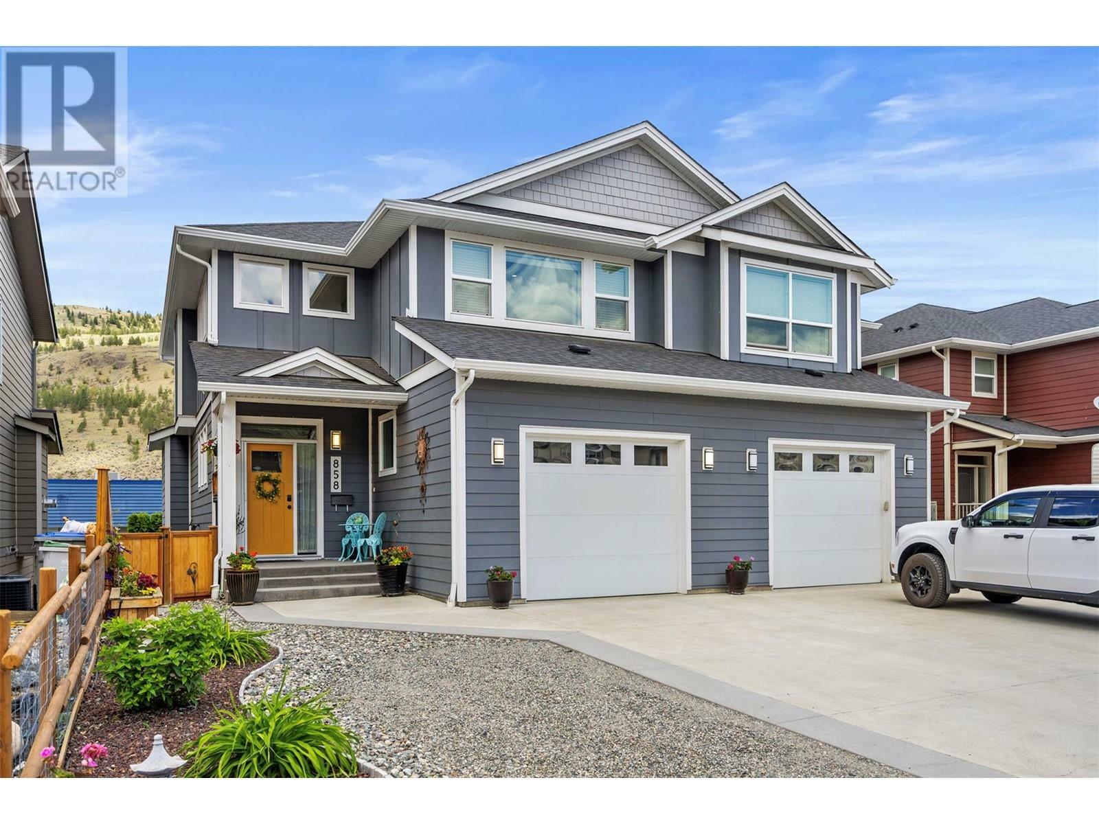 Property Photo: 858 Palmer Place BC V2B 0H1