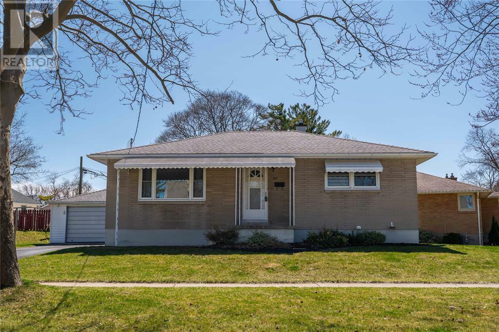 Property Photo:  765 Pineview Avenue  ON N7V 2E1 