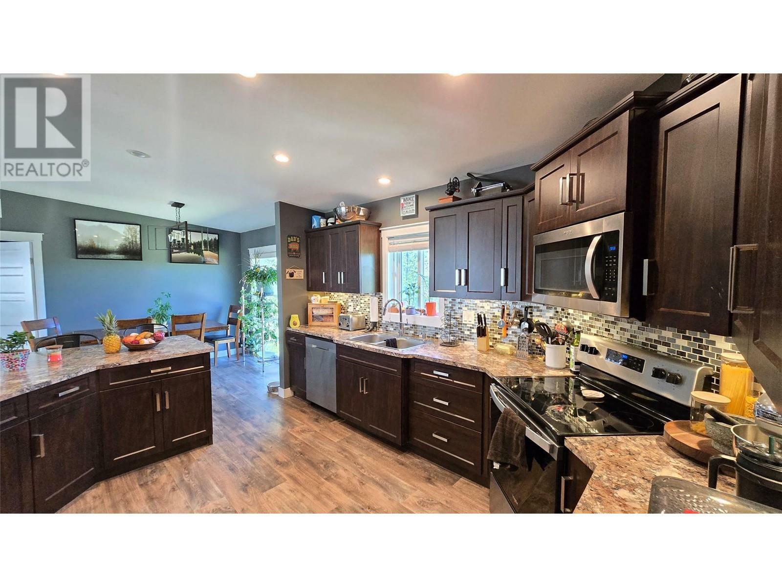 Property Photo: 3341 Glengrove Road BC V0E 2E0
