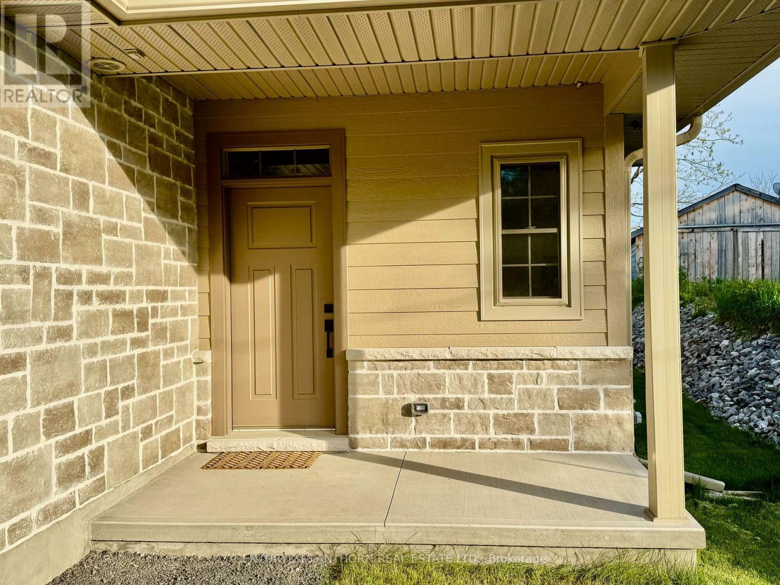 Property Photo: 75 Seymour Street West ON K0K 2K0