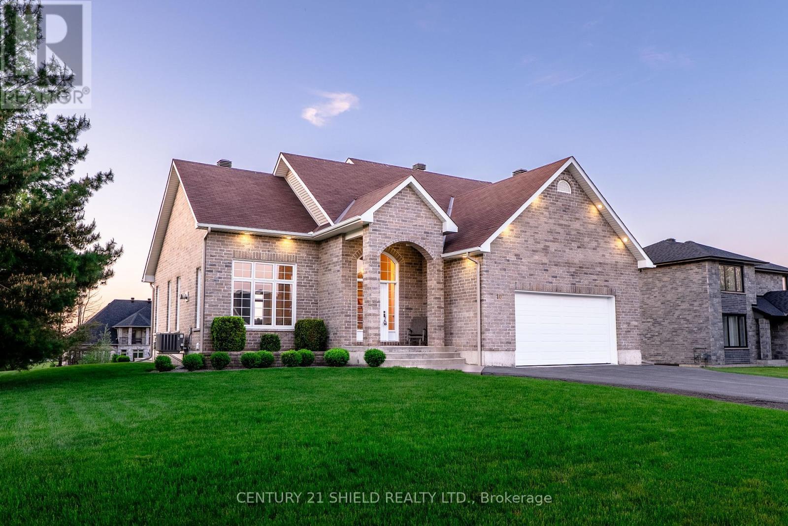 Property Photo: 10 Stratford Boulevard ON K0C 1P0