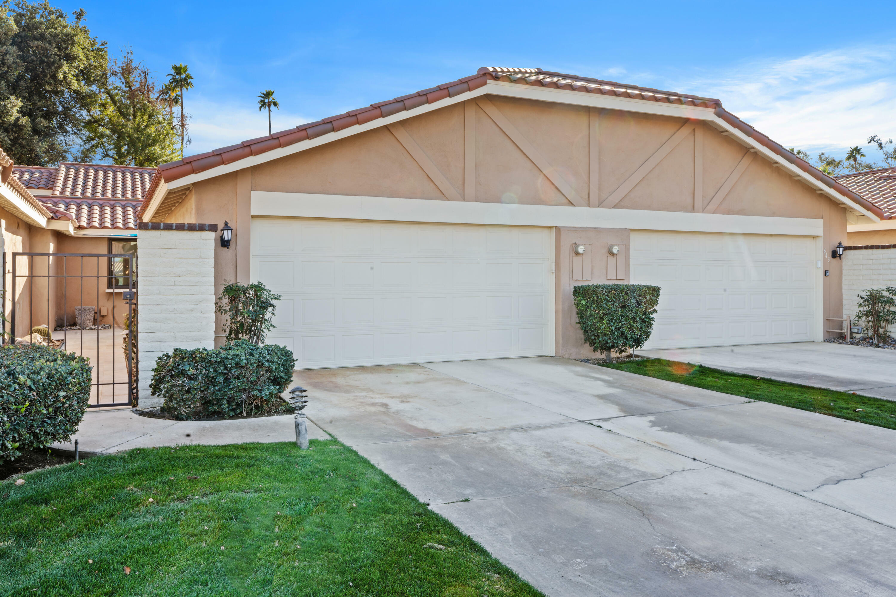 Property Photo: 445 Sierra Madre N CA 92260